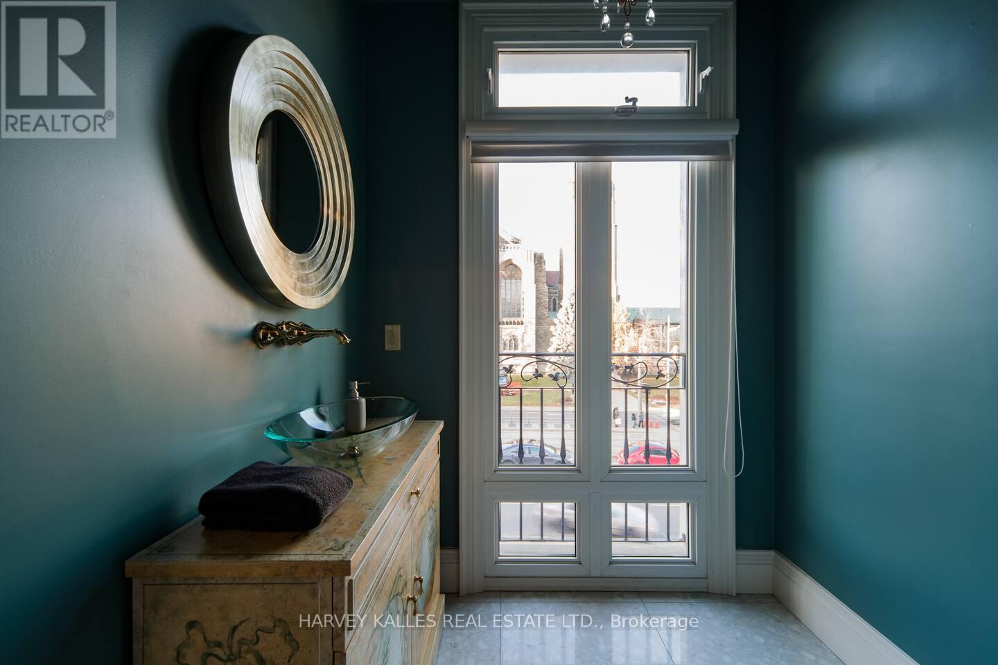241 St Clair Avenue W, Toronto, Ontario  M4V 1R3 - Photo 40 - C12270801