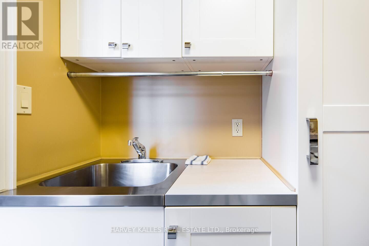 241 St Clair Avenue W, Toronto, Ontario  M4V 1R3 - Photo 44 - C12270801
