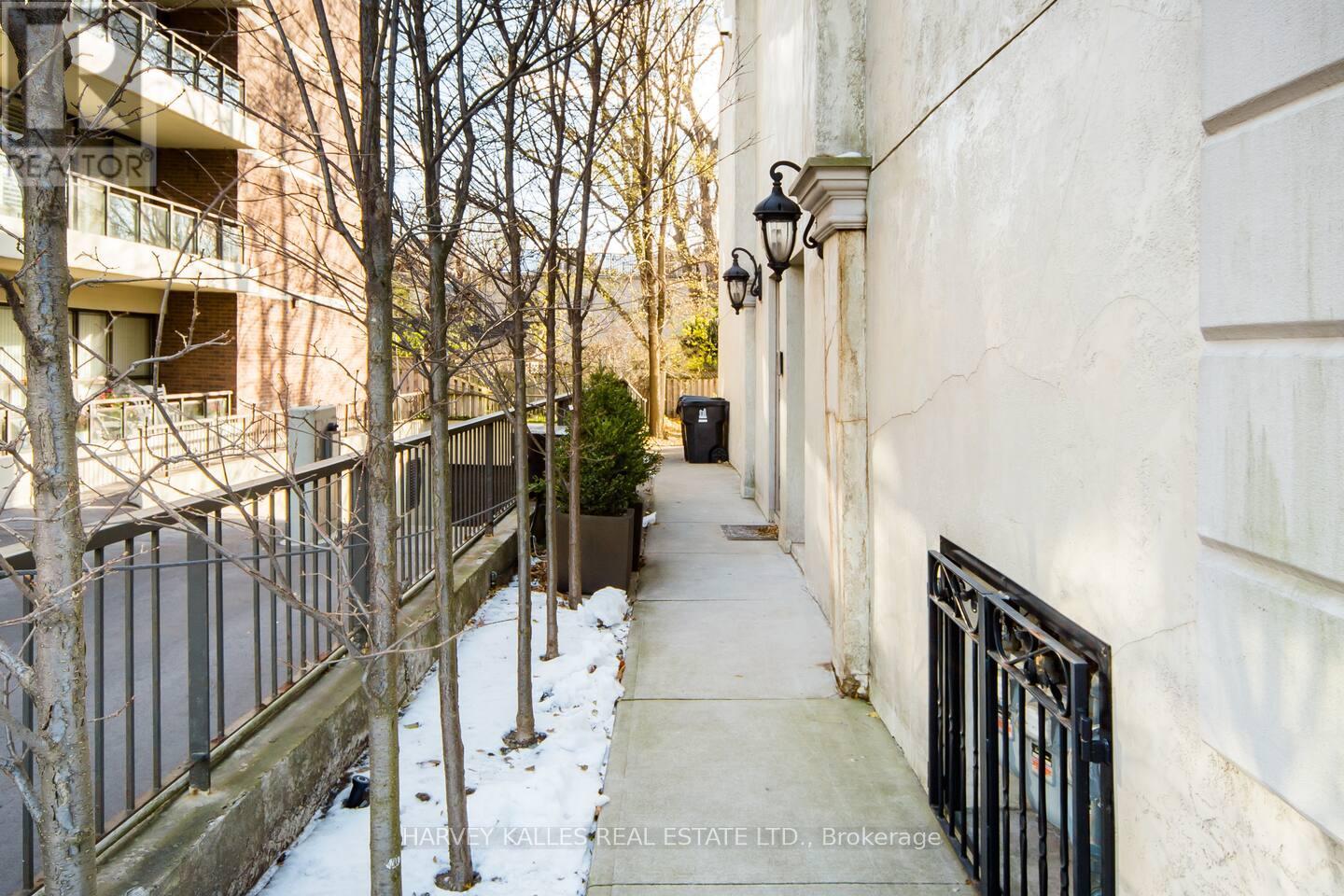 241 St Clair Avenue W, Toronto, Ontario  M4V 1R3 - Photo 45 - C12270801