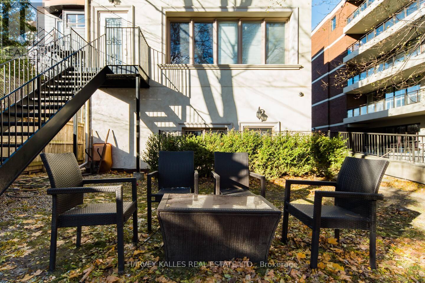 241 St Clair Avenue W, Toronto, Ontario  M4V 1R3 - Photo 47 - C12270801
