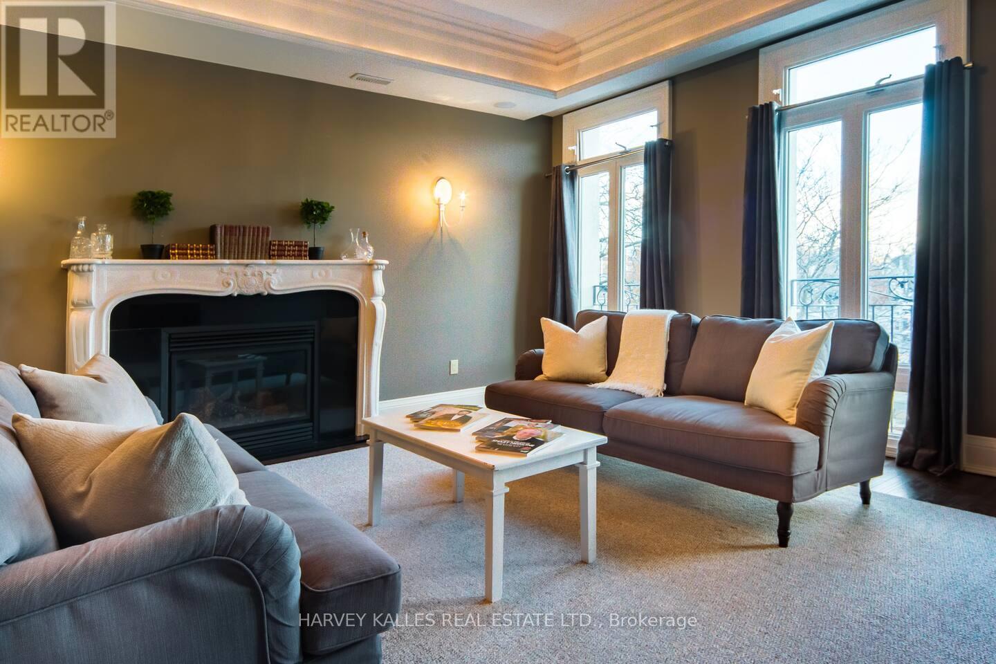 241 St Clair Avenue W, Toronto, Ontario  M4V 1R3 - Photo 9 - C12270801