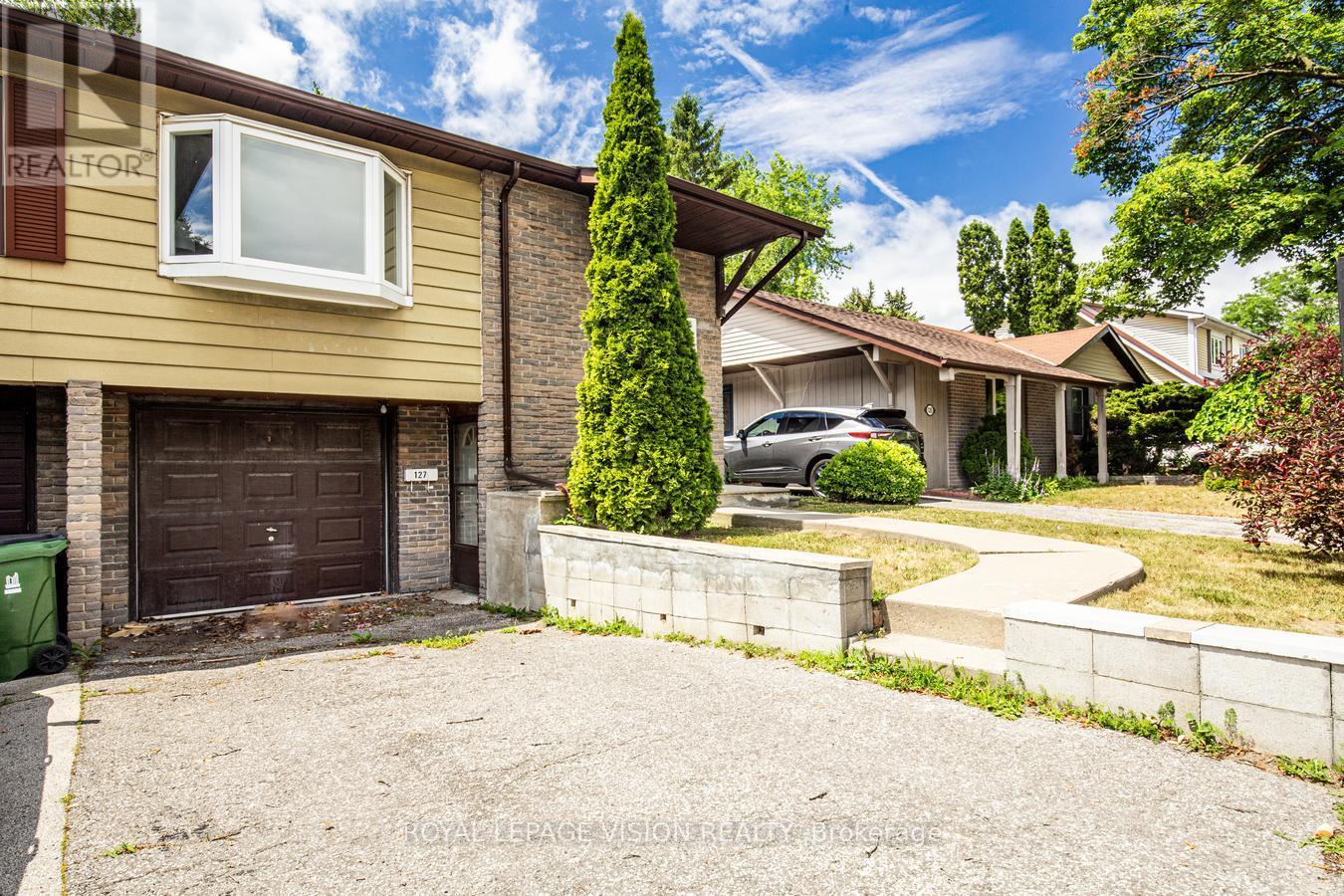 Property at 127 FRESHMEADOW DRIVE image 2
