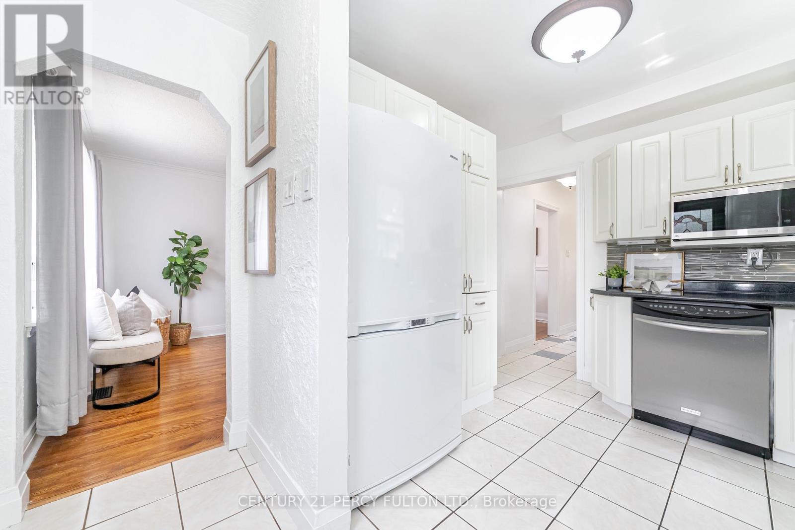 Property at 7 FLEMPTON CRESCENT image 2