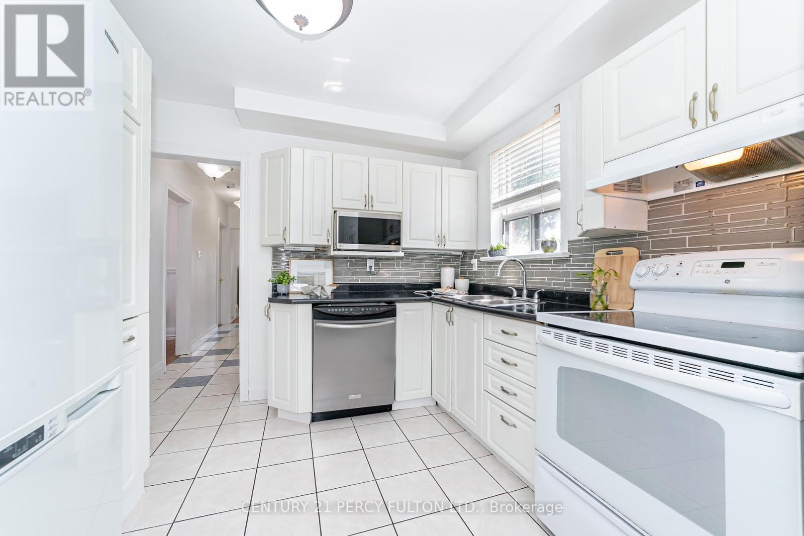 Property at 7 FLEMPTON CRESCENT image 5