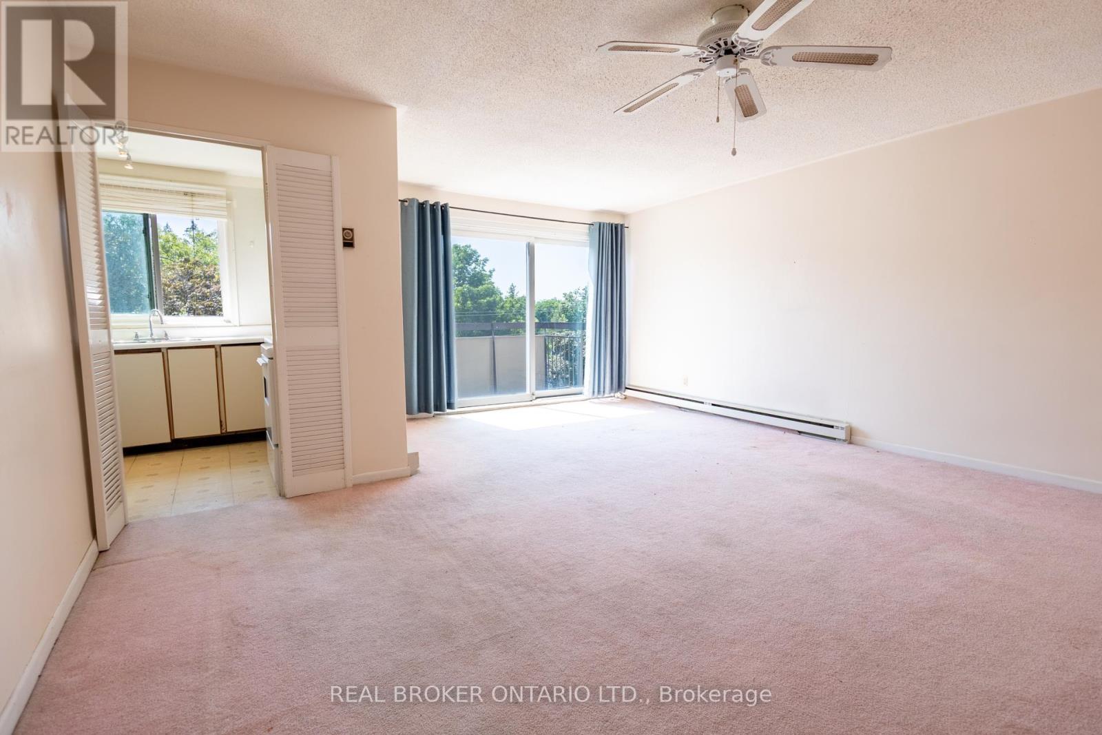 Property at 401 - 21 ELIZABETH STREET S image 5
