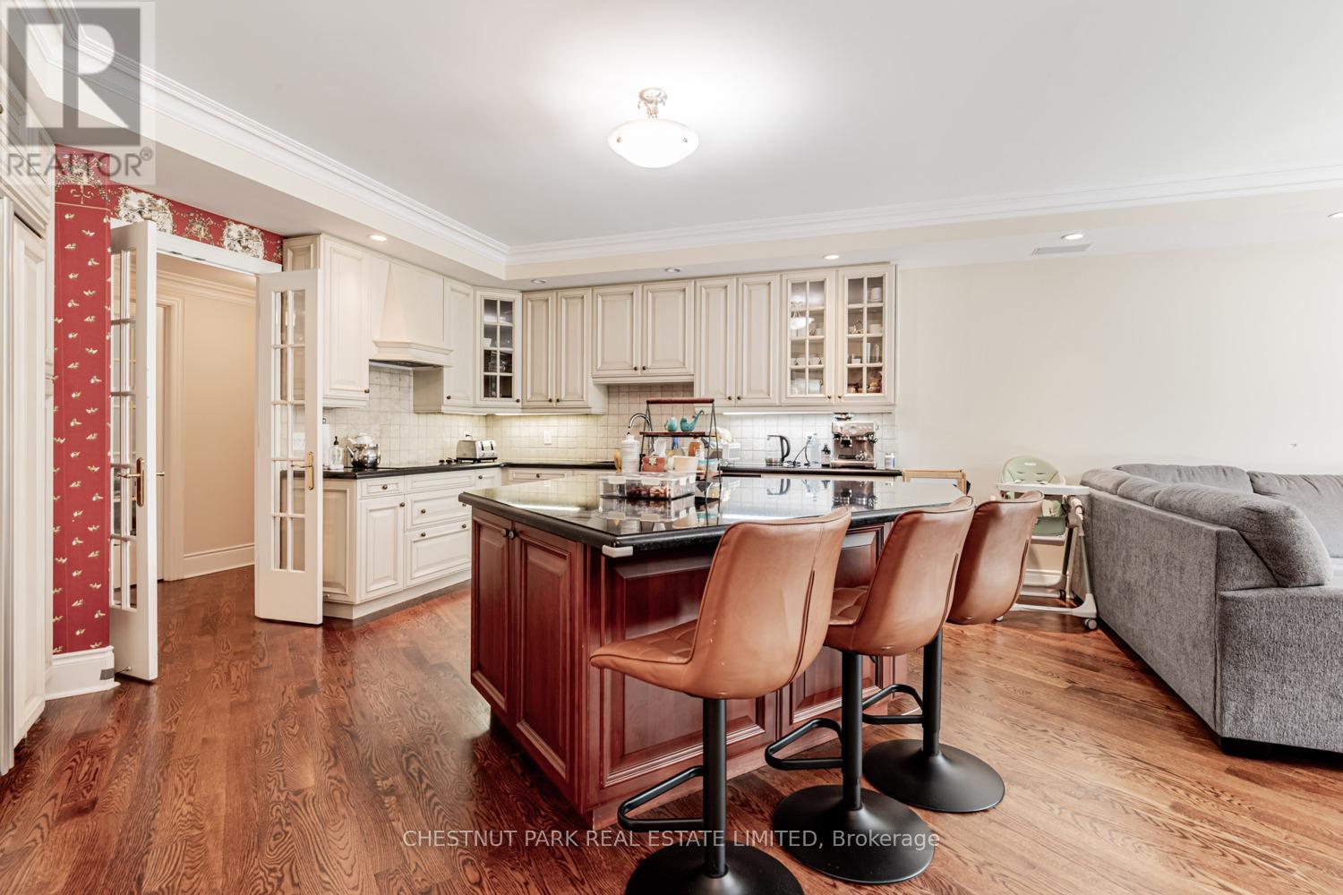 212 - 7071 Bayview Avenue, Markham (Bayview Glen), Ontario  L3T 7Y8 - Photo 9 - N12270915