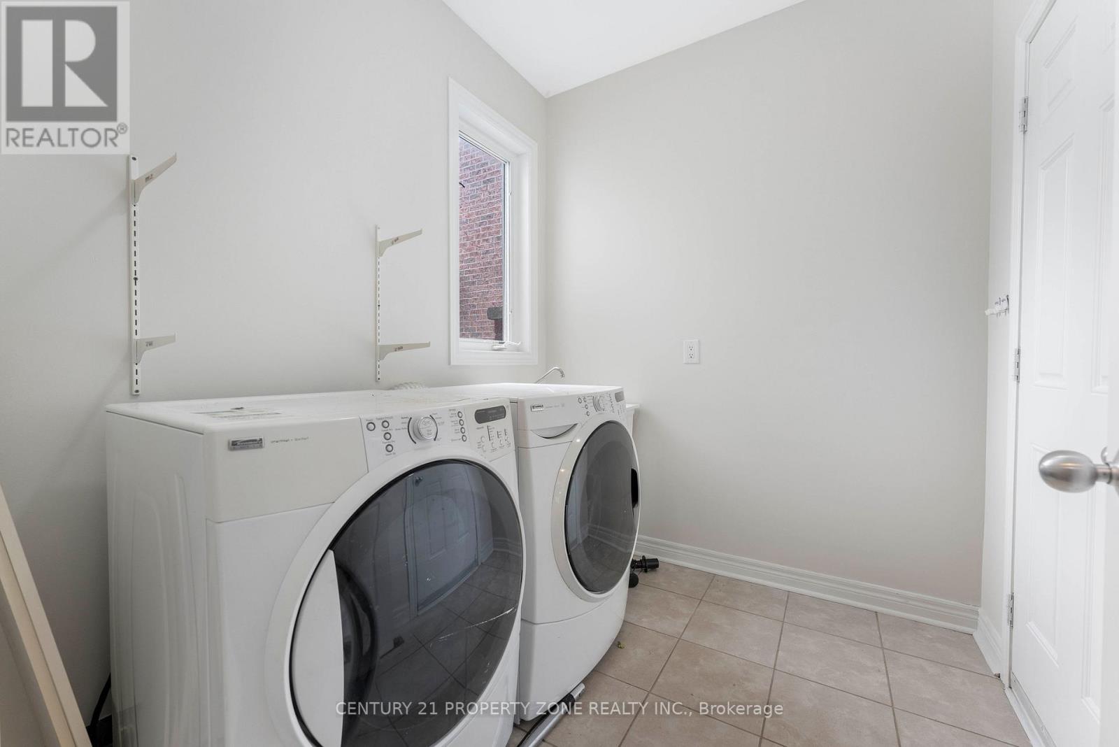 9 Booth Street, Bradford West Gwillimbury, Ontario  L3Z 0A3 - Photo 19 - N12270943