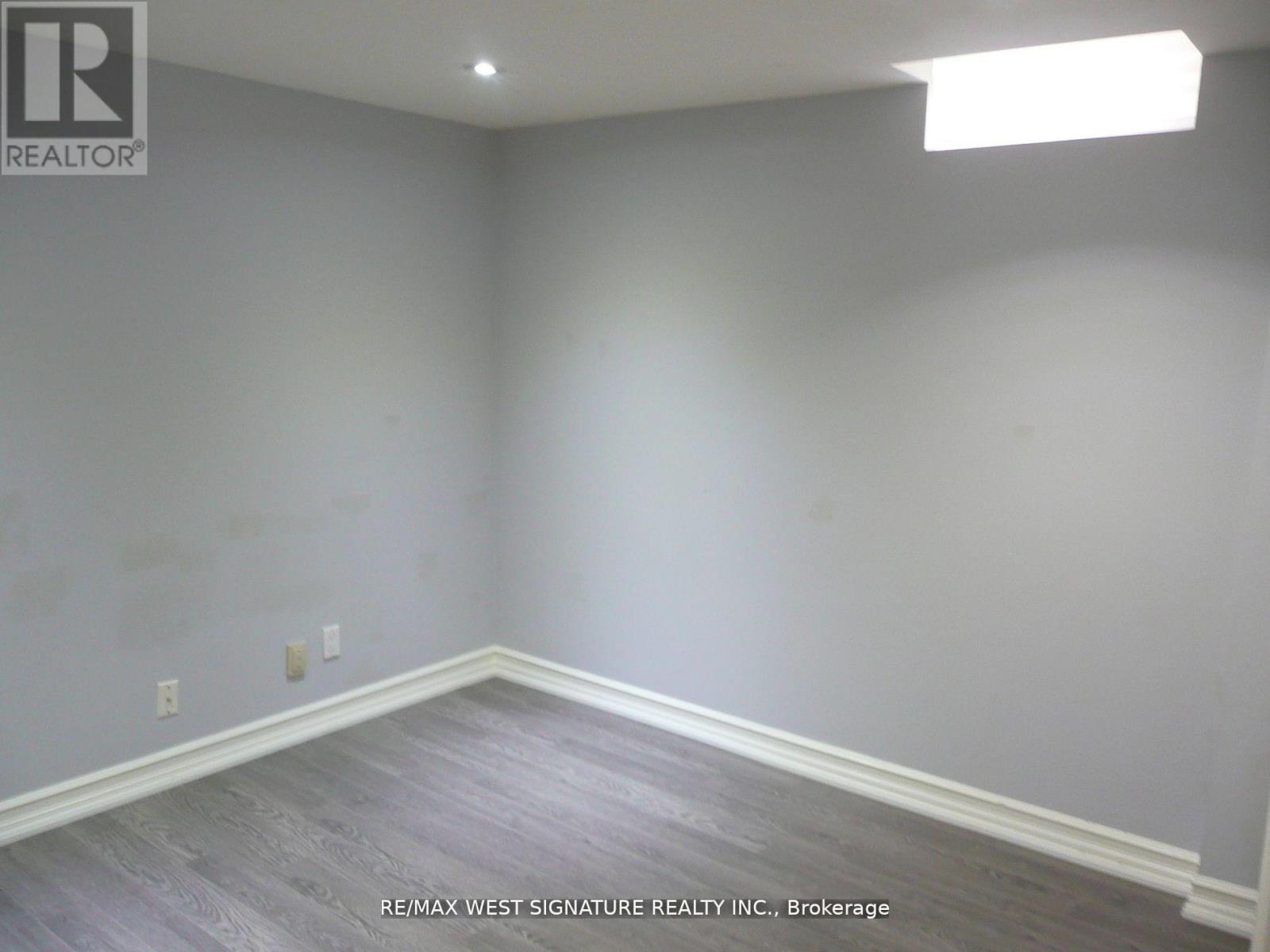 70 Robertson Close, Vaughan, Ontario  L6A 2G7 - Photo 7 - N12270945