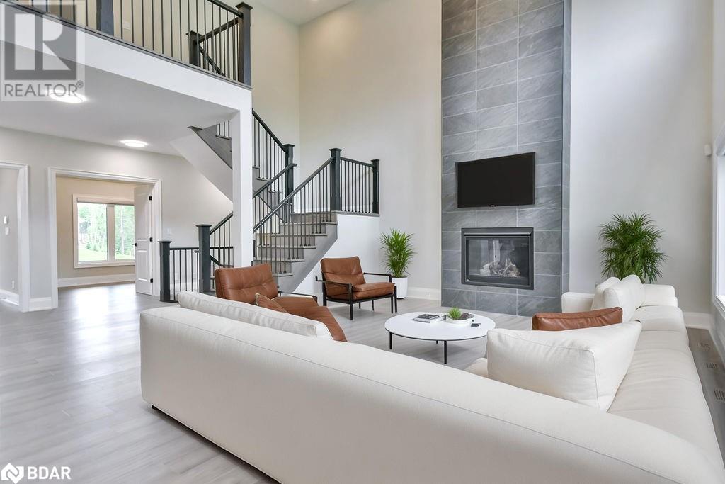 Property at 4 CLYDESDALE Court image 4
