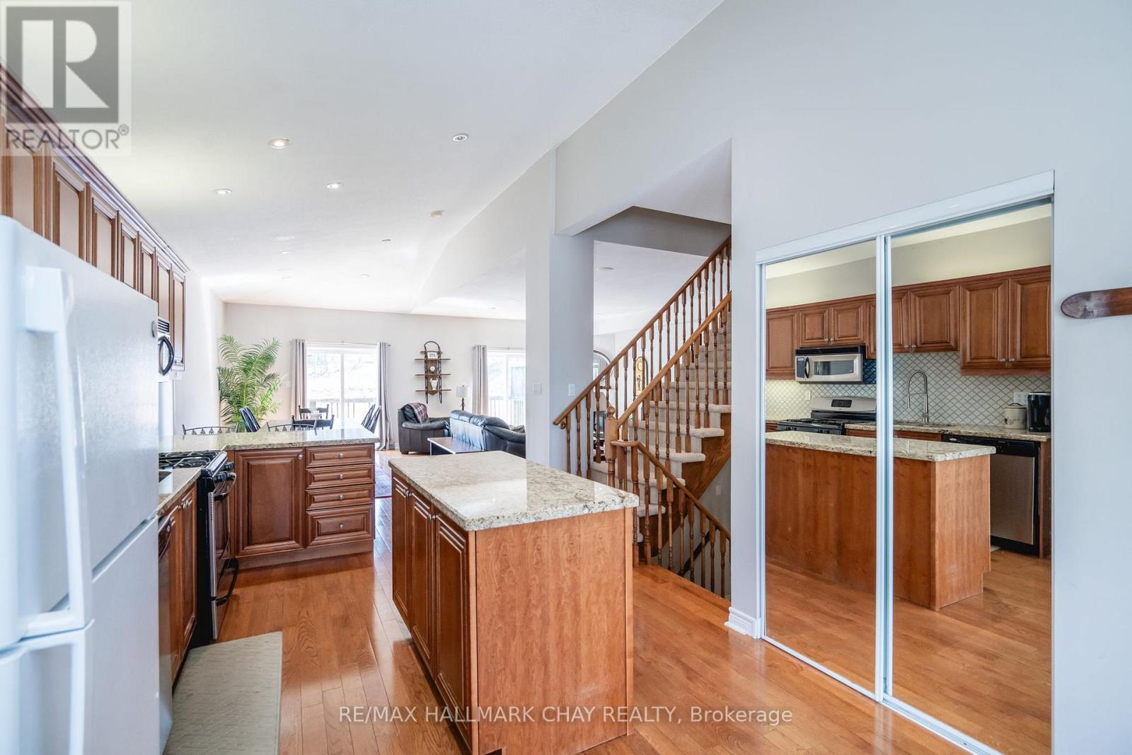 57 High Vista Drive, Oro-Medonte (Horseshoe Valley), Ontario  L4M 4Y8 - Photo 5 - S12185530