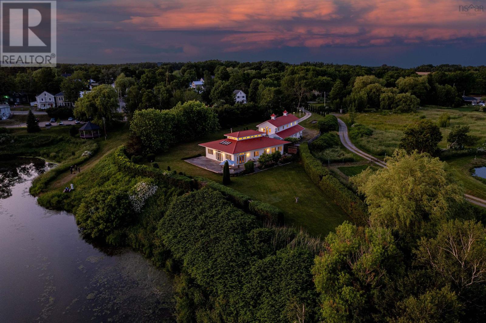 9878 Main Street, Canning, Nova Scotia  B0P 1H0 - Photo 4 - 202516976