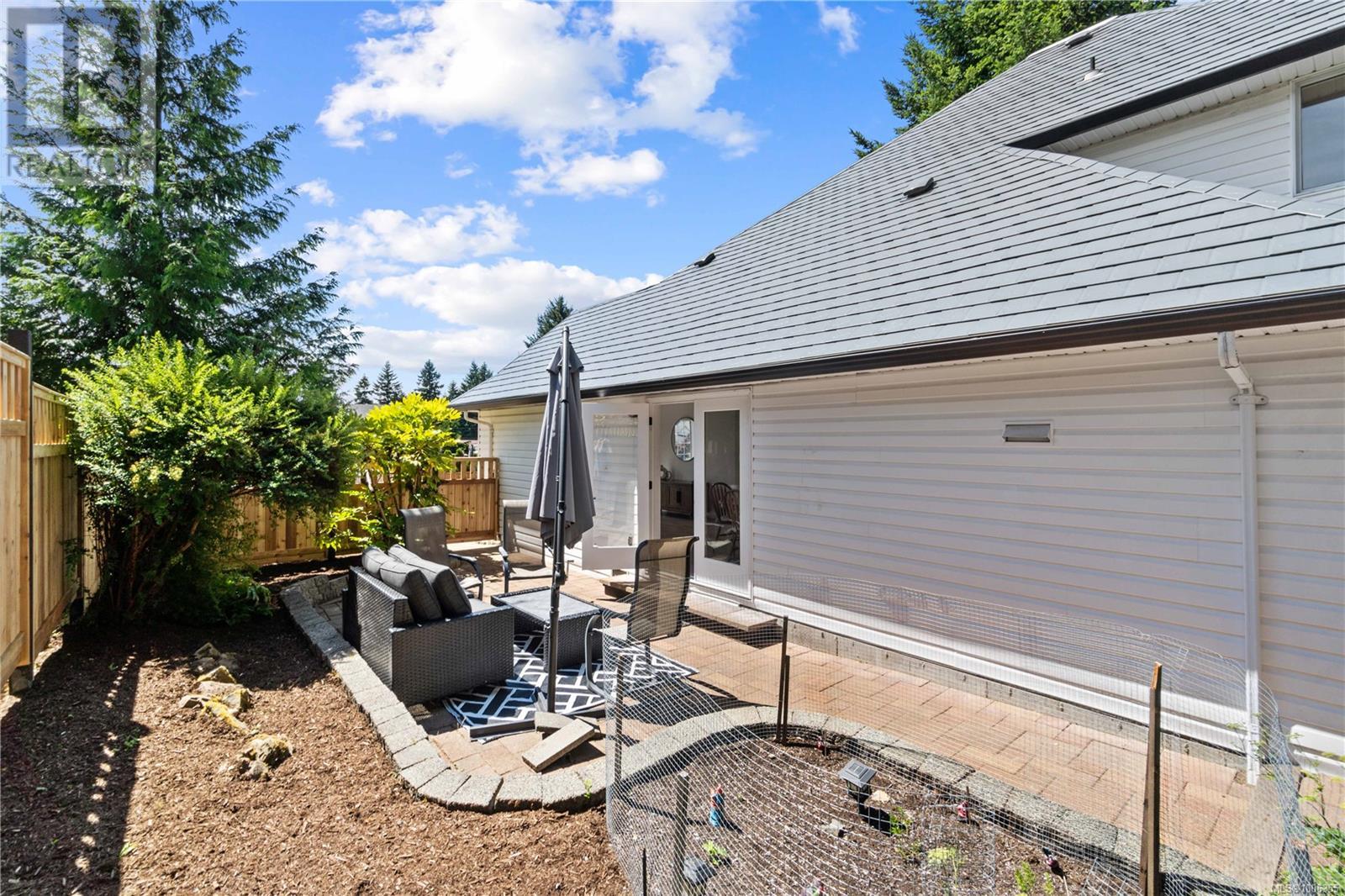 Property at 4360 Glencraig Dr image 5