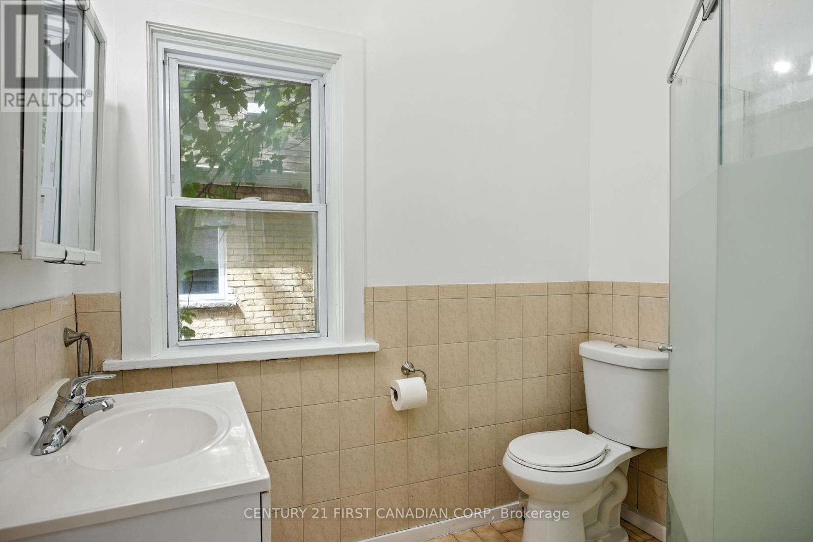 111 Wharncliffe Road, London North, Ontario  N6H 2A8 - Photo 12 - X12271022