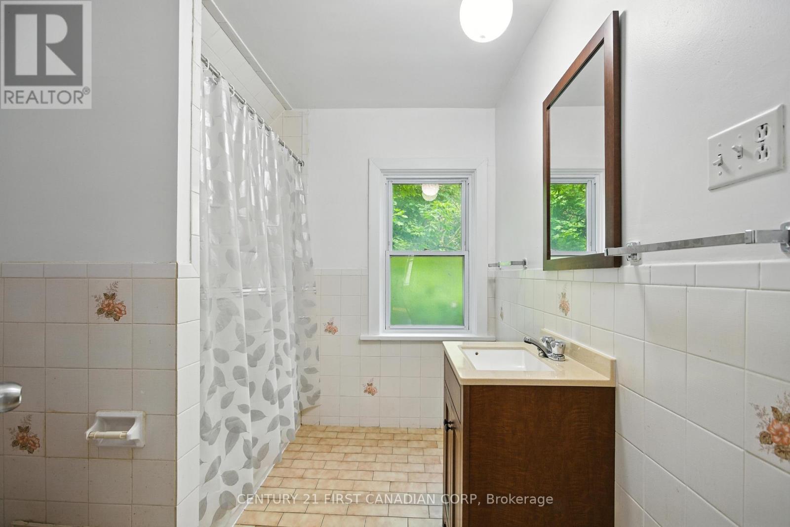 111 Wharncliffe Road, London North, Ontario  N6H 2A8 - Photo 27 - X12271022