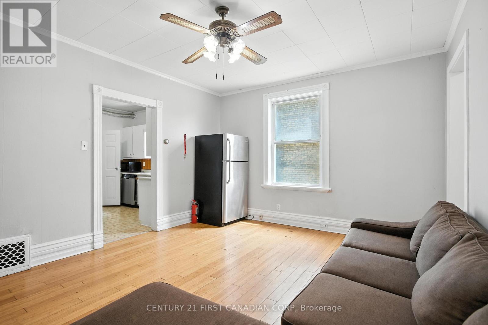 111 Wharncliffe Road, London North, Ontario  N6H 2A8 - Photo 7 - X12271022