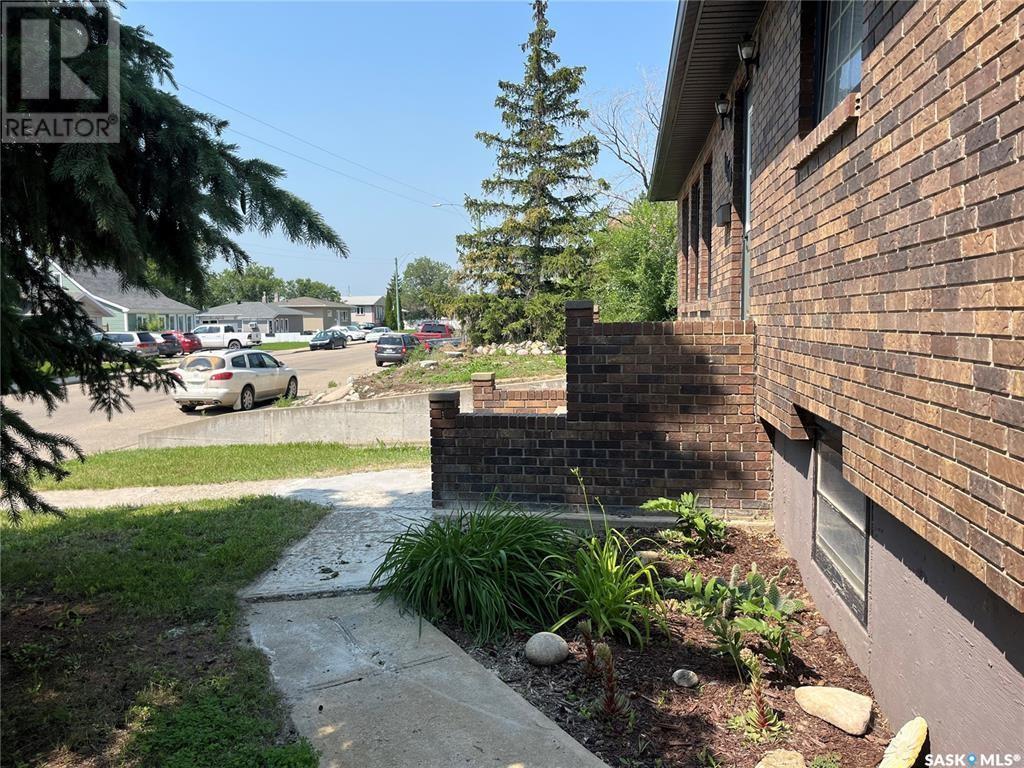 Property at 1130 Athabasca STREET W image 3