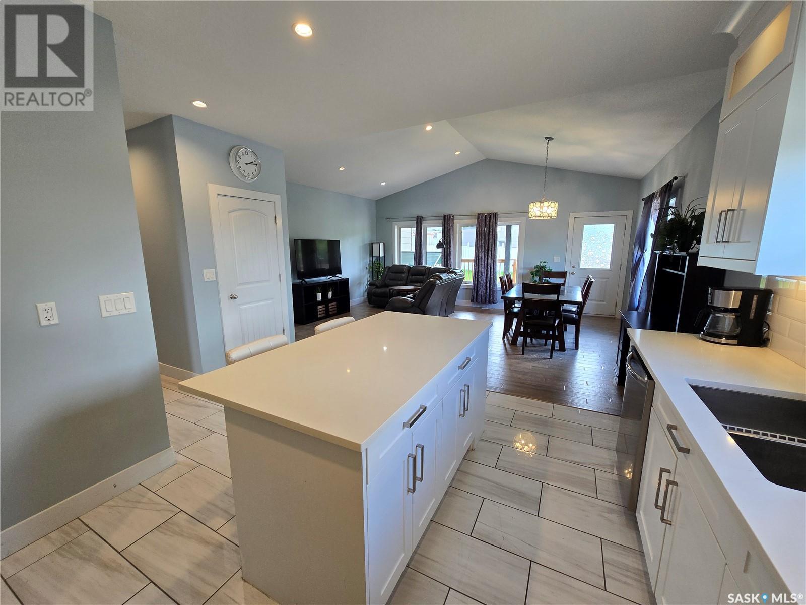 601 Confederation Drive, Weyburn, Saskatchewan  S4H 3R1 - Photo 13 - SK011945