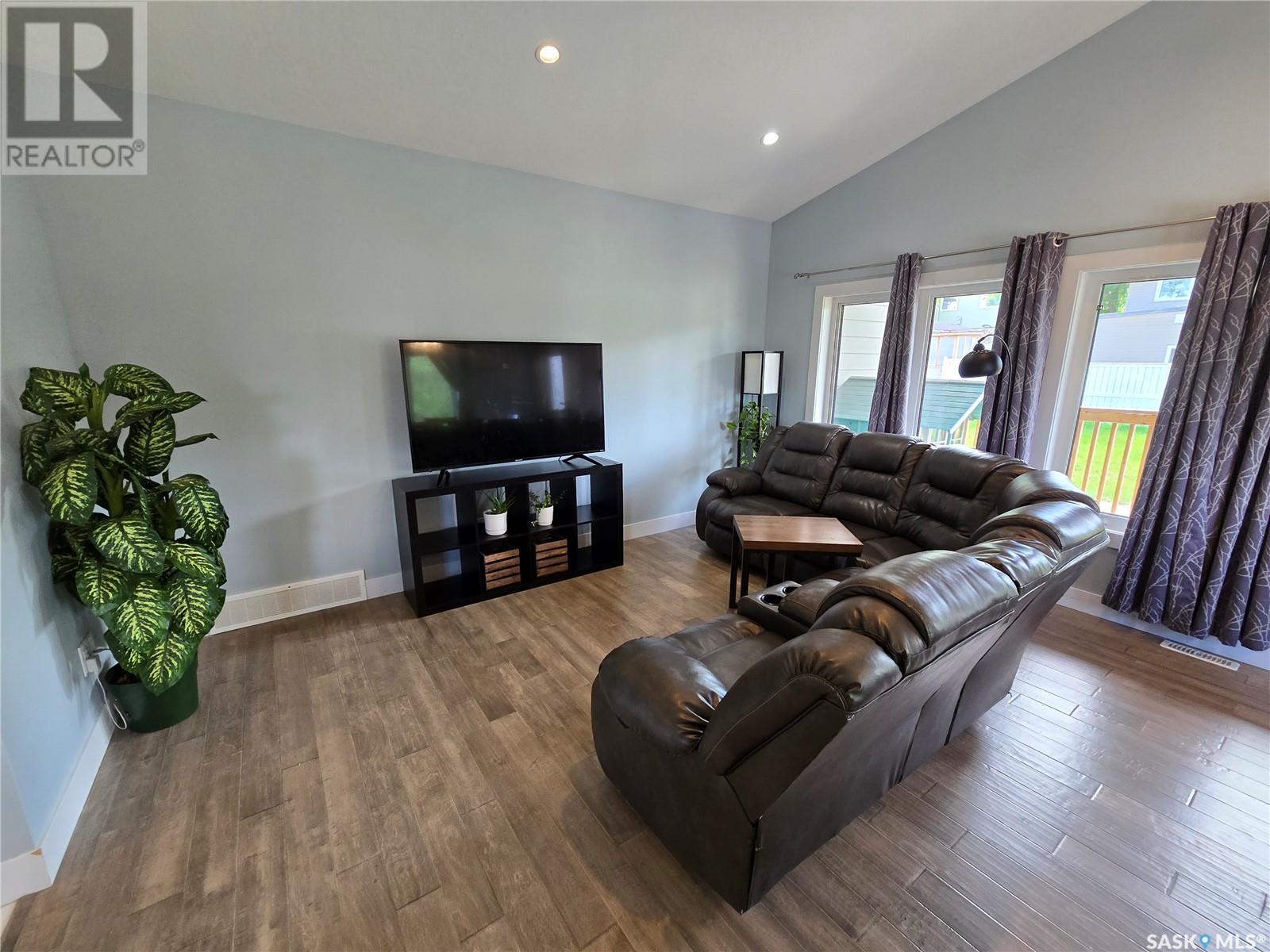 601 Confederation Drive, Weyburn, Saskatchewan  S4H 3R1 - Photo 15 - SK011945