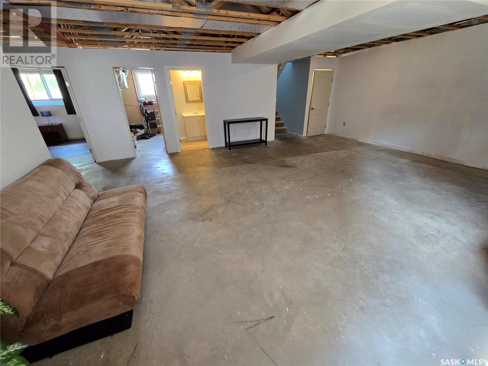 601 Confederation Drive, Weyburn, Saskatchewan  S4H 3R1 - Photo 37 - SK011945