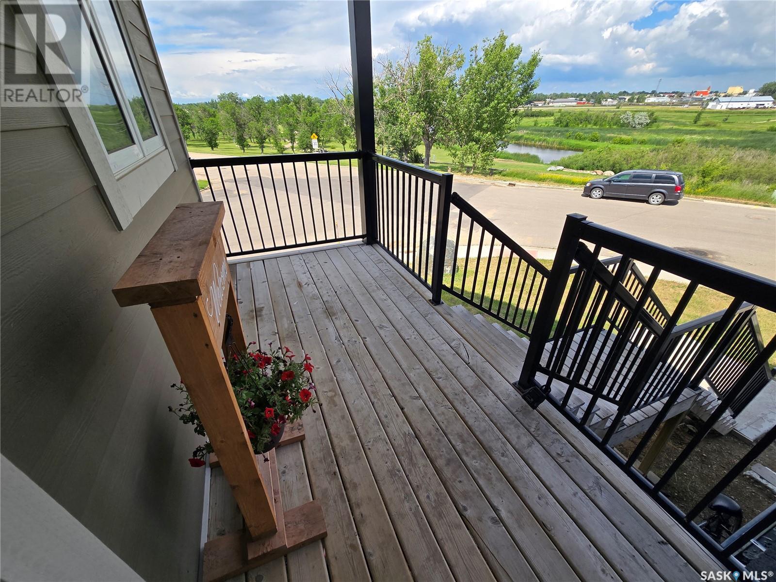 601 Confederation Drive, Weyburn, Saskatchewan  S4H 3R1 - Photo 4 - SK011945