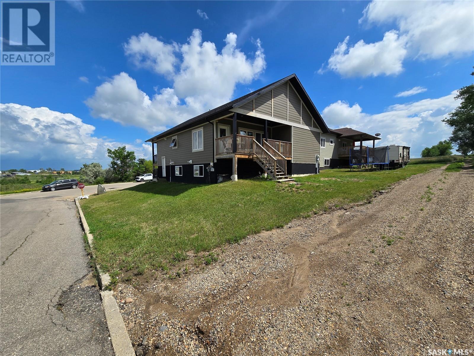601 Confederation Drive, Weyburn, Saskatchewan  S4H 3R1 - Photo 47 - SK011945