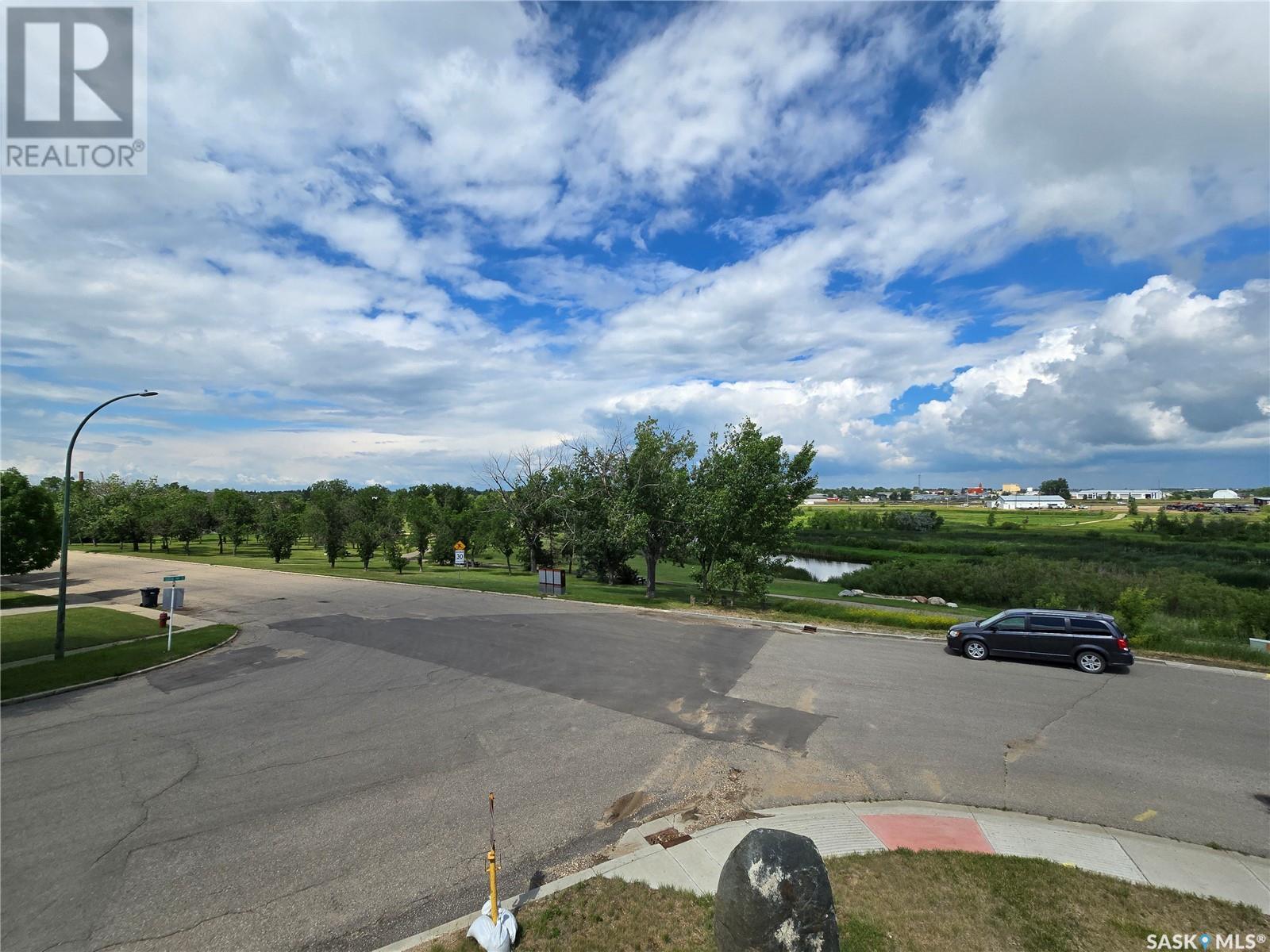 601 Confederation Drive, Weyburn, Saskatchewan  S4H 3R1 - Photo 50 - SK011945