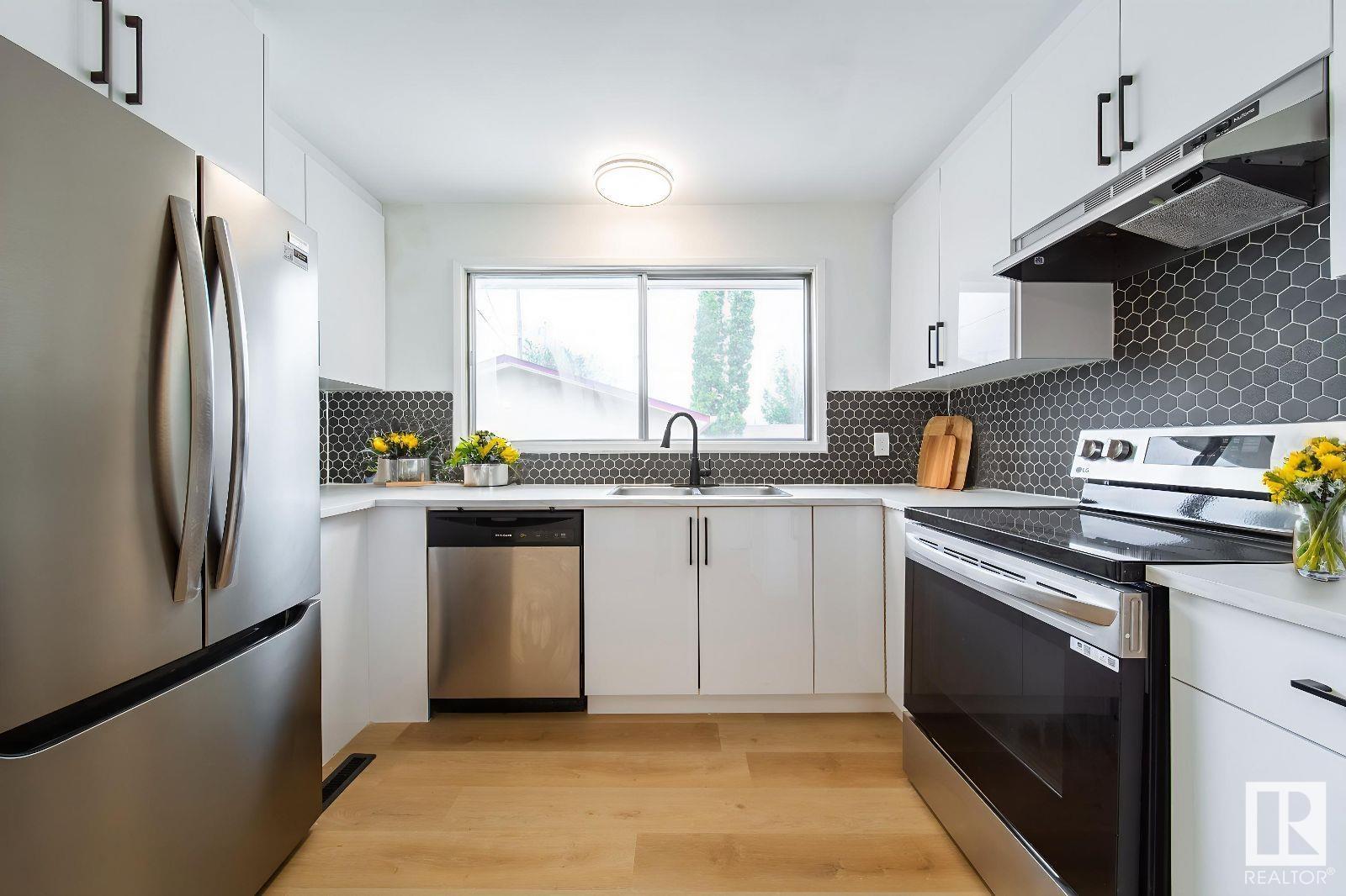 Property at 6708 132 AV NW image 4