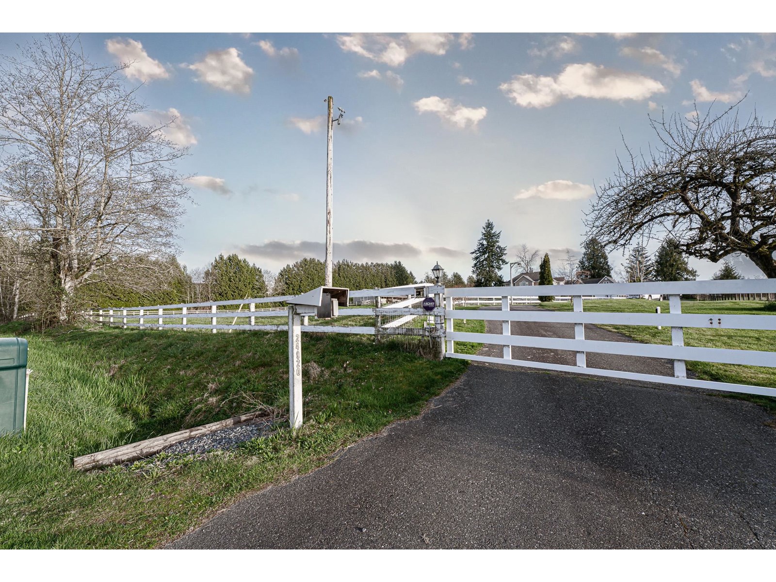 Property at 24920 30 AVENUE image 3