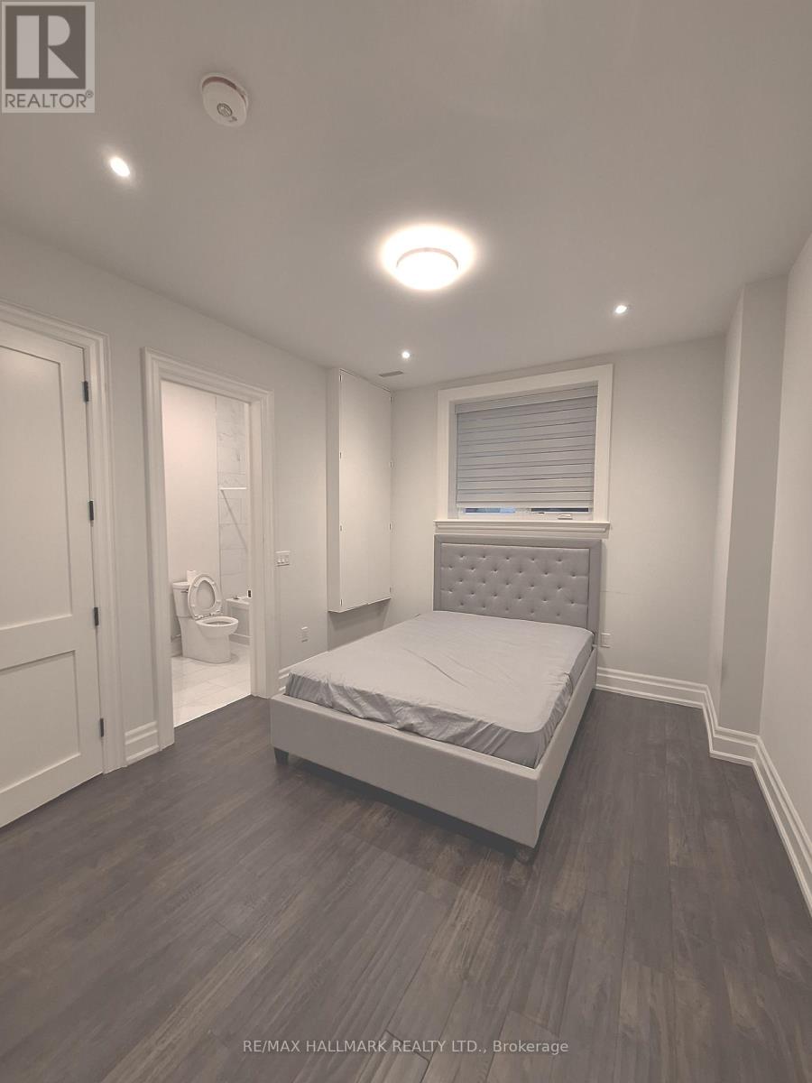 Lower - 38 Harrison Avenue, Mississauga, Ontario  L5H 2N9 - Photo 15 - W12270805