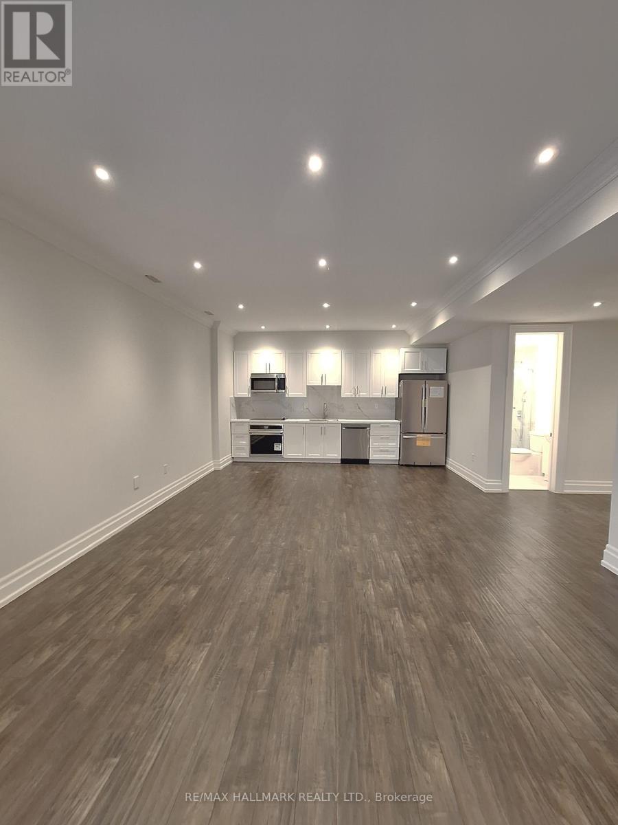 Lower - 38 Harrison Avenue, Mississauga, Ontario  L5H 2N9 - Photo 4 - W12270805