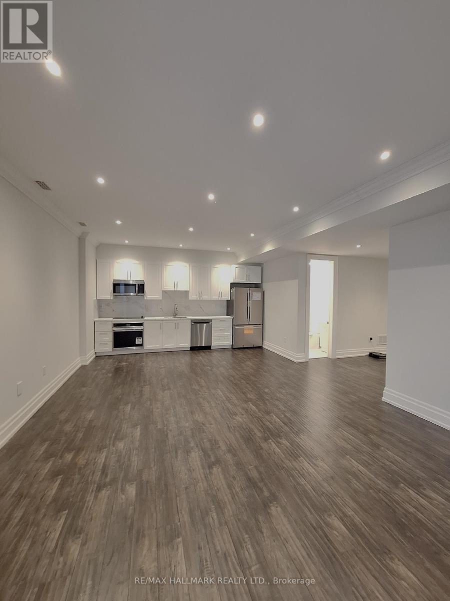 Lower - 38 Harrison Avenue, Mississauga, Ontario  L5H 2N9 - Photo 5 - W12270805