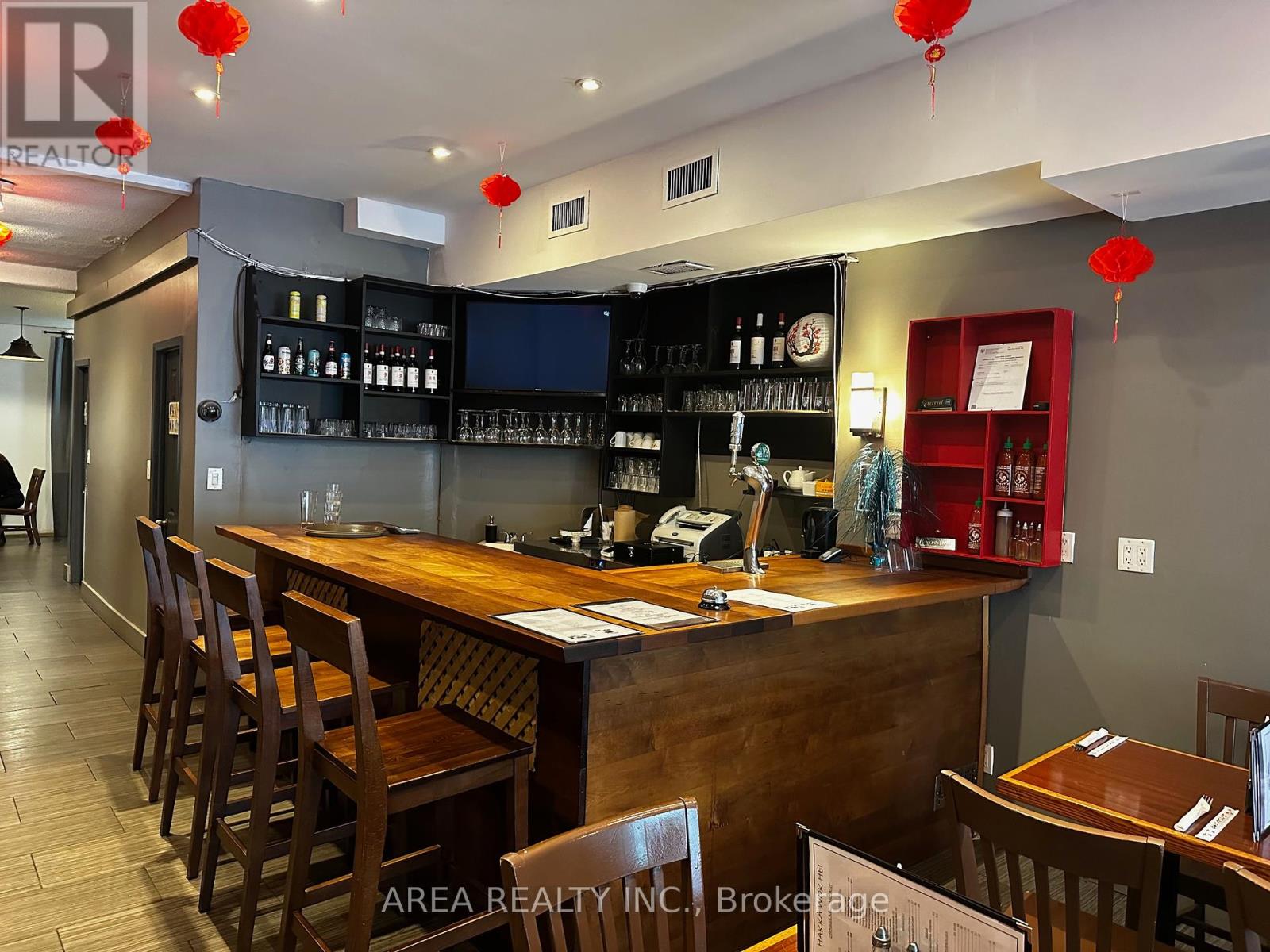 Property at 371 RONCESVALLES AVENUE E image 4