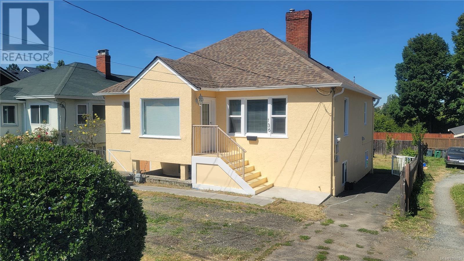 Property at 136 Burnside Rd W image 1
