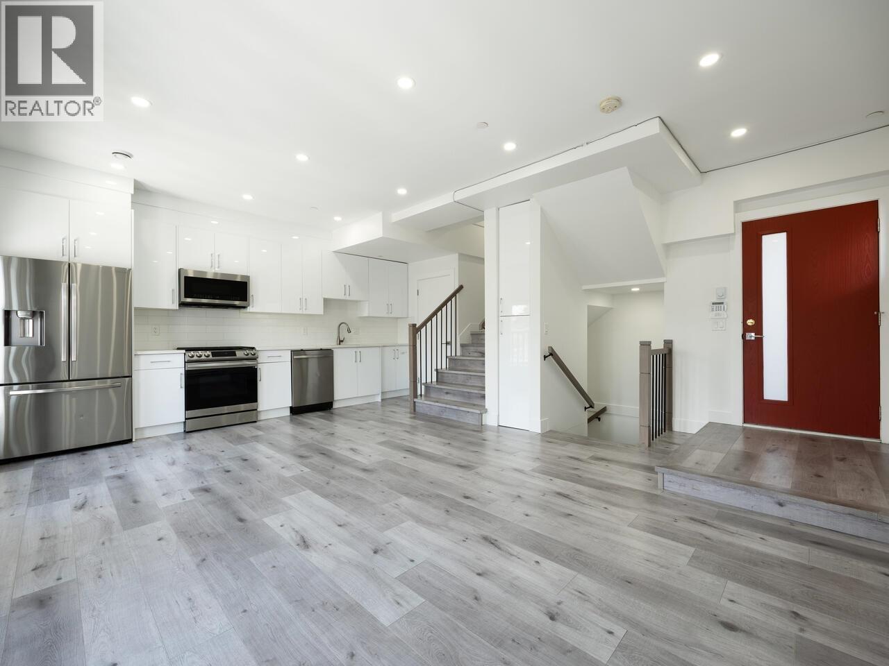 5140 Slocan Street, Vancouver, British Columbia  V5R 2A5 - Photo 3 - R3024365