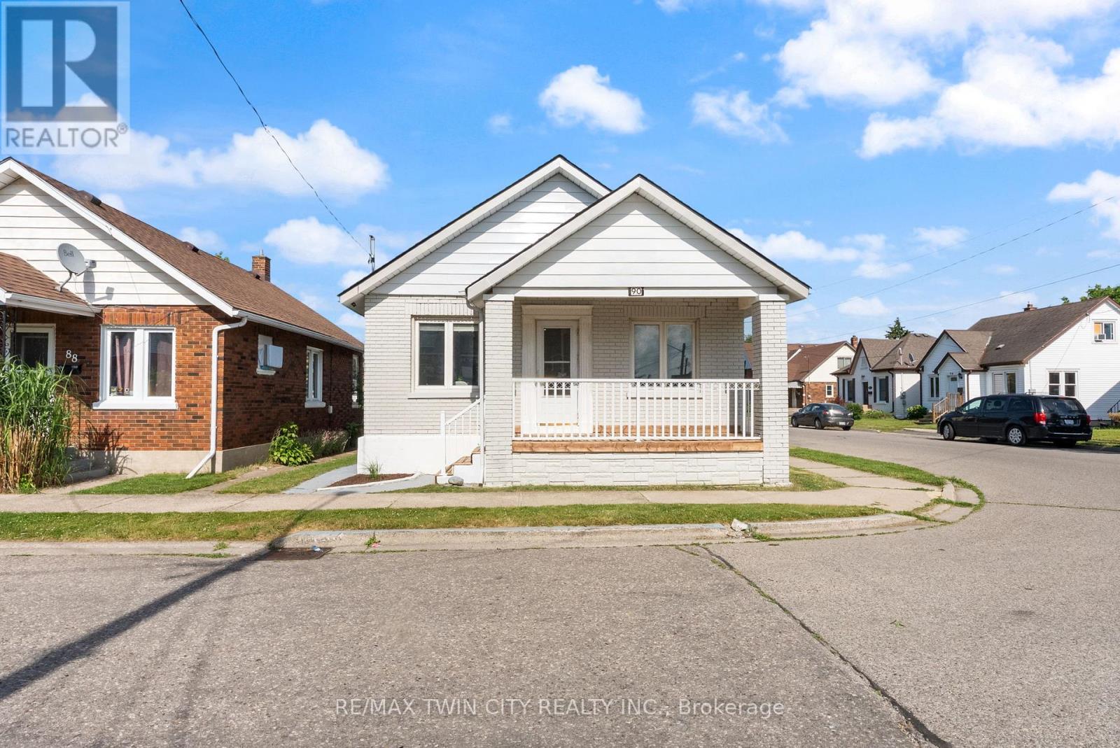 Property at 90 GORDON STREET image 2