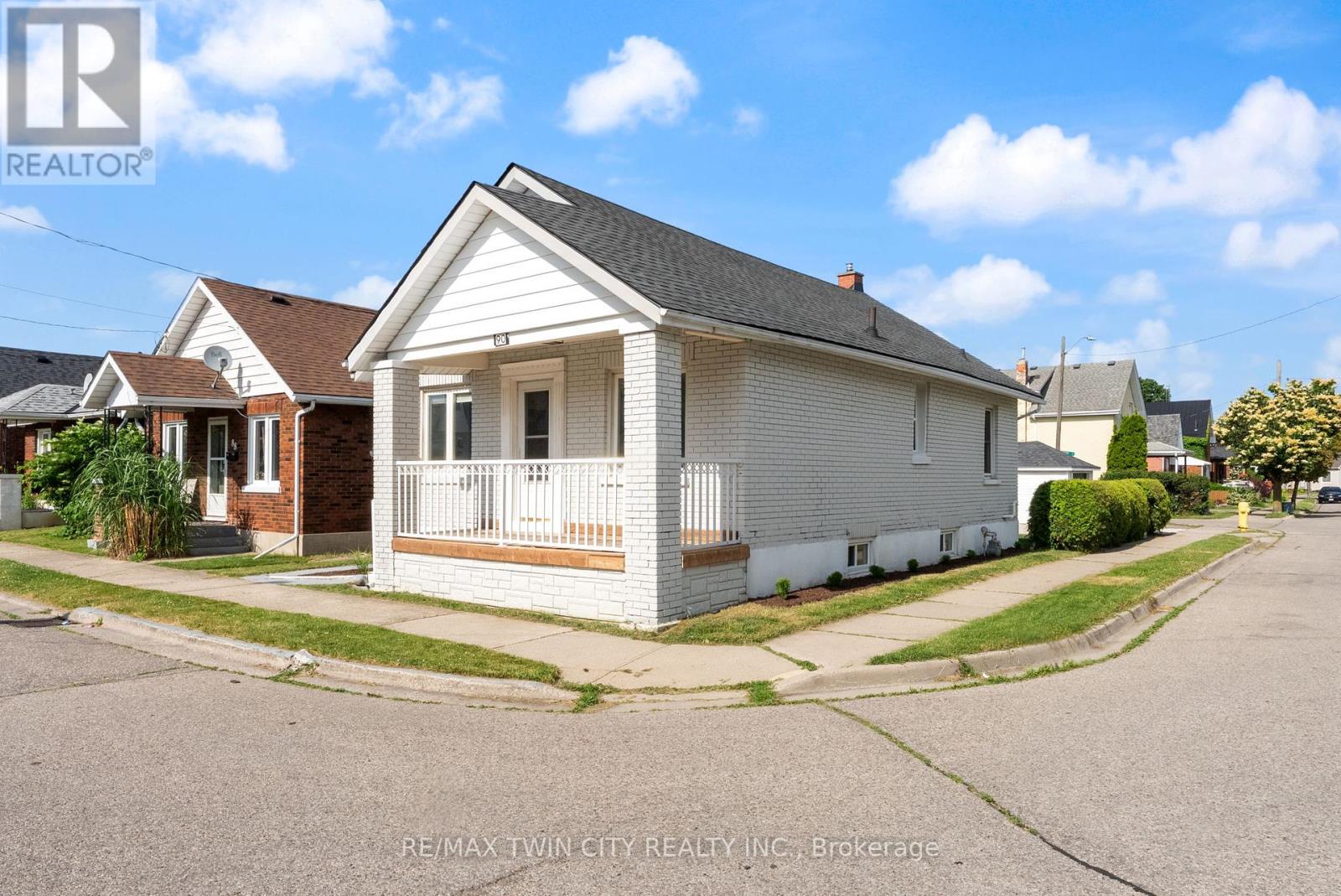 Property at 90 GORDON STREET image 3
