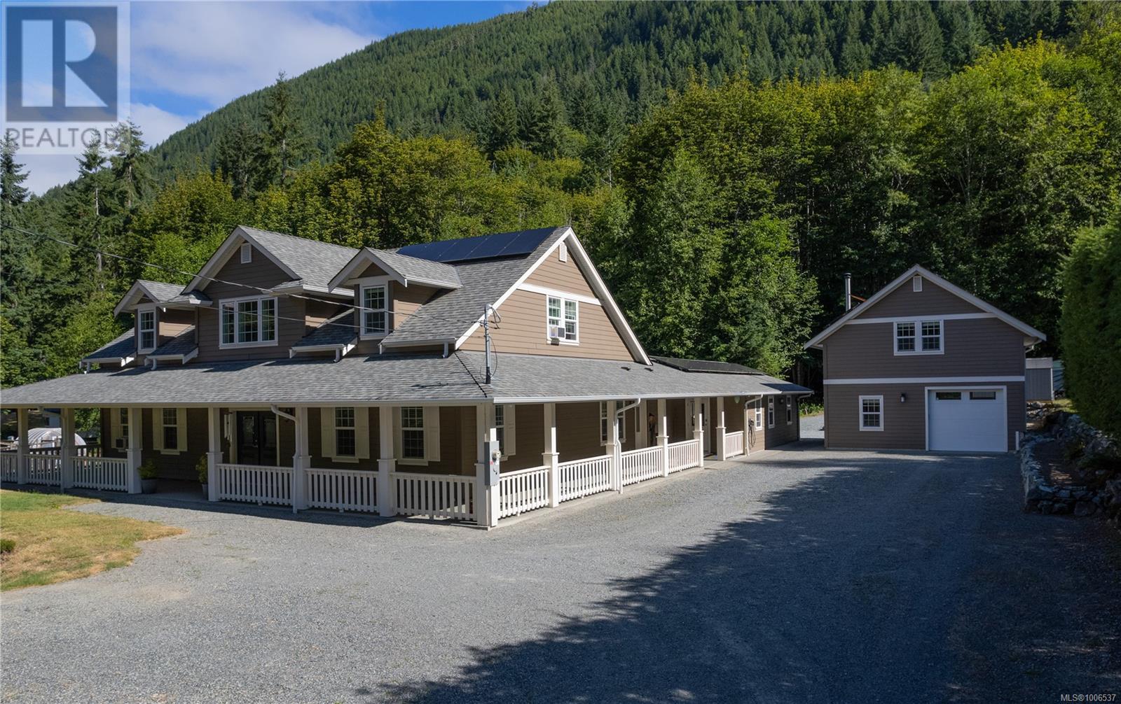 10011 Youbou Rd, Youbou, British Columbia  V0R 3E1 - Photo 2 - 1006537