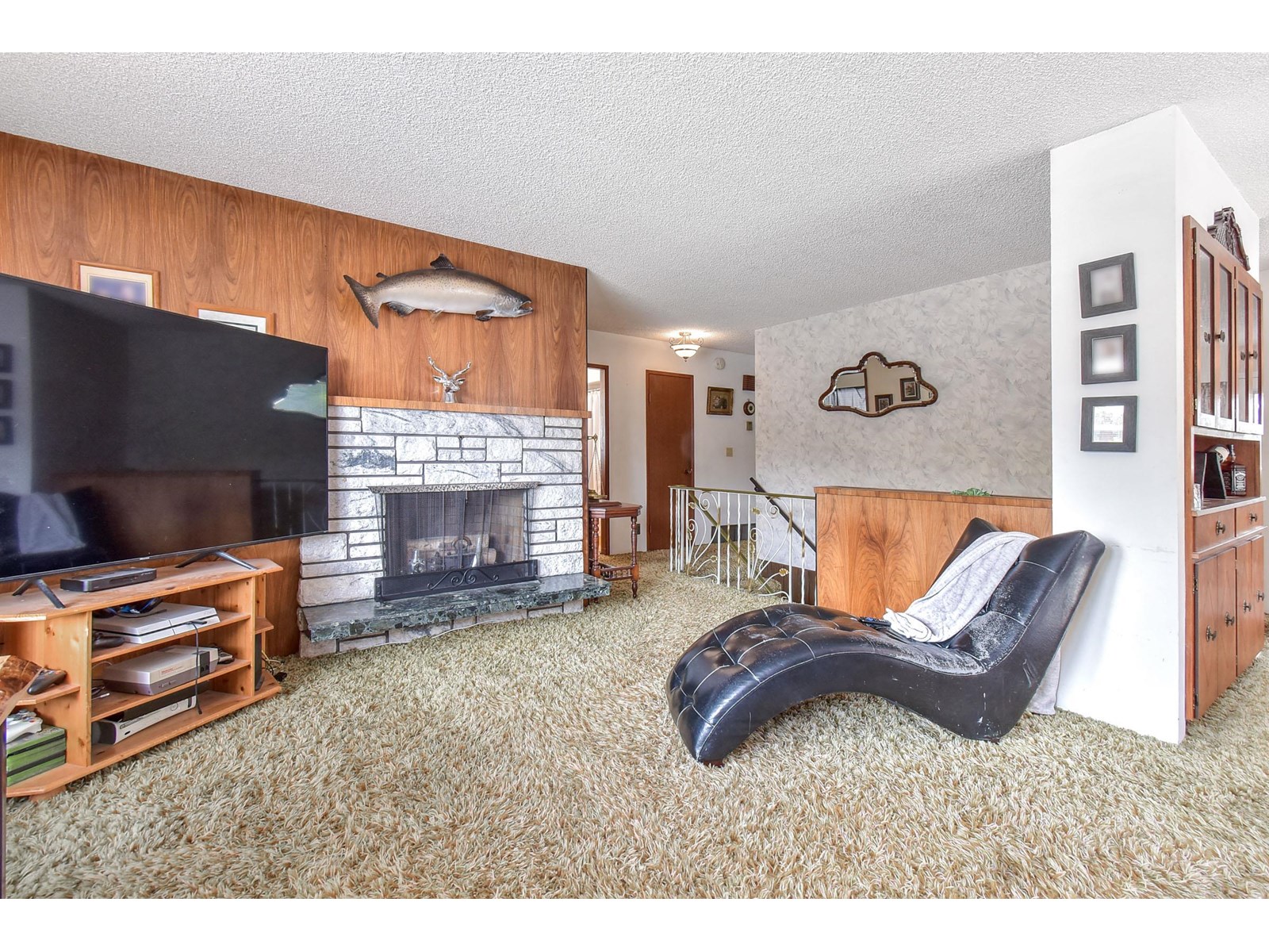 Property at 1236 LEE STREET image 3