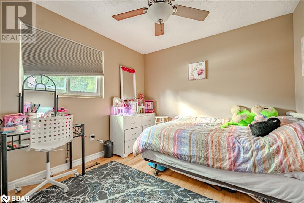 215 Phillips Street, Barrie, Ontario  L4N 3V2 - Photo 8 - 40749310