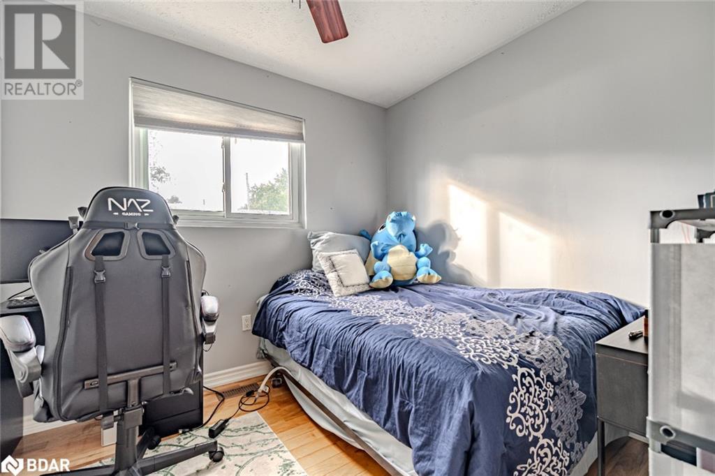 215 Phillips Street, Barrie, Ontario  L4N 3V2 - Photo 9 - 40749310