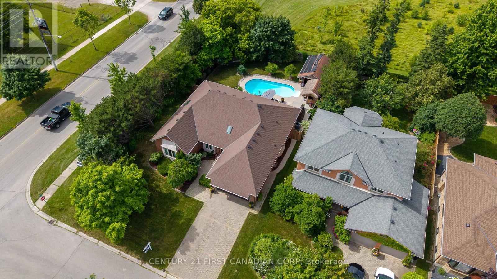 Property at 2 LONGVIEW COURT image 1
