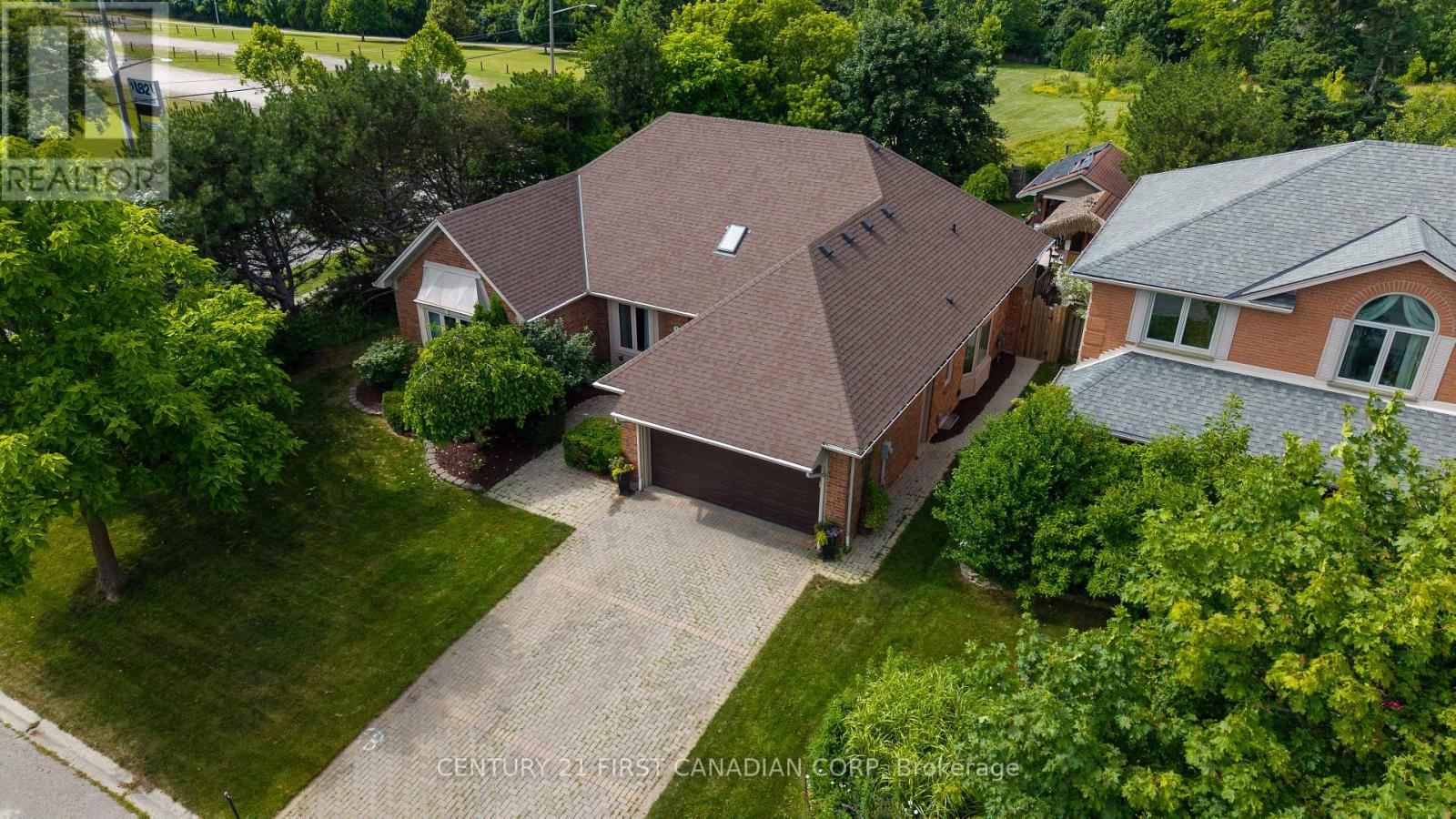 Property at 2 LONGVIEW COURT image 2