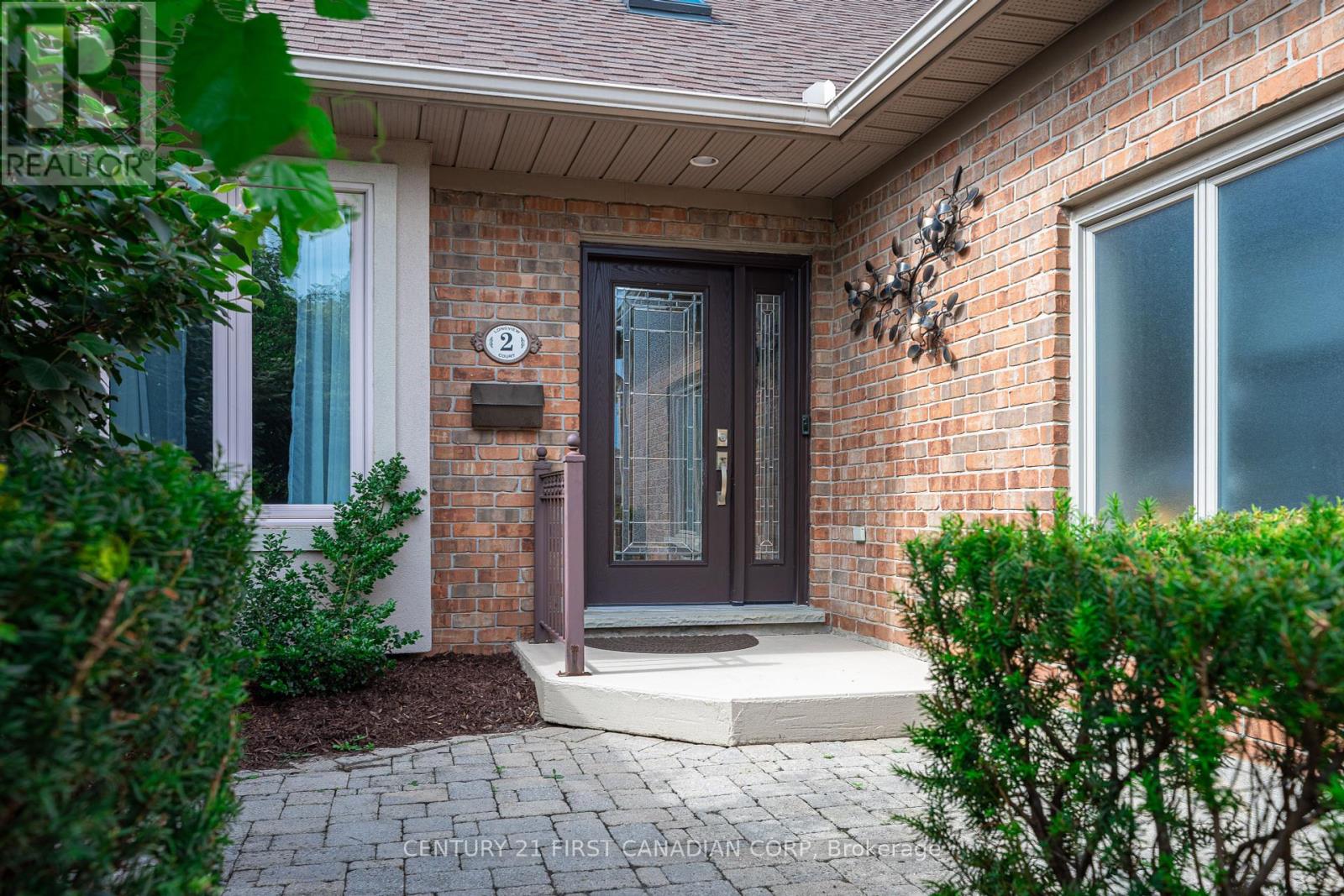 Property at 2 LONGVIEW COURT image 4