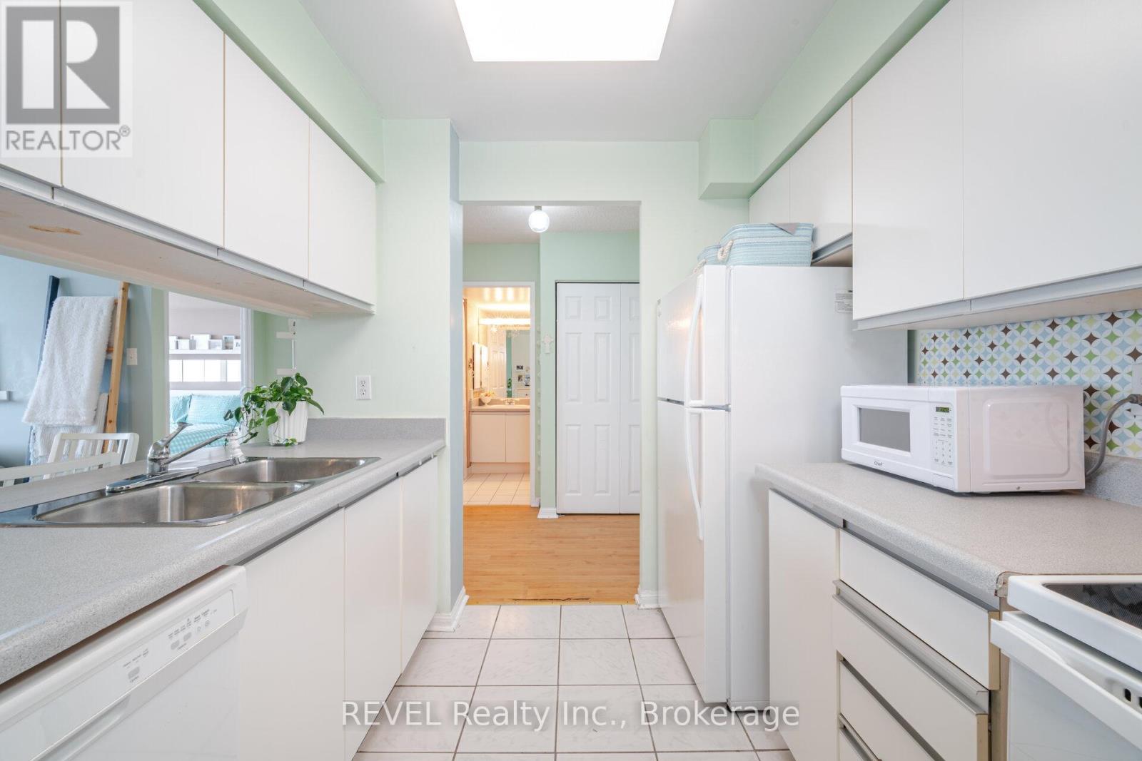 803 - 12 Laurelcrest Street, Brampton, Ontario  L6S 5Y4 - Photo 17 - W12271196