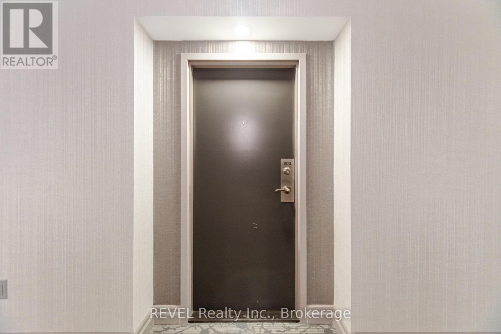 803 - 12 Laurelcrest Street, Brampton, Ontario  L6S 5Y4 - Photo 6 - W12271196