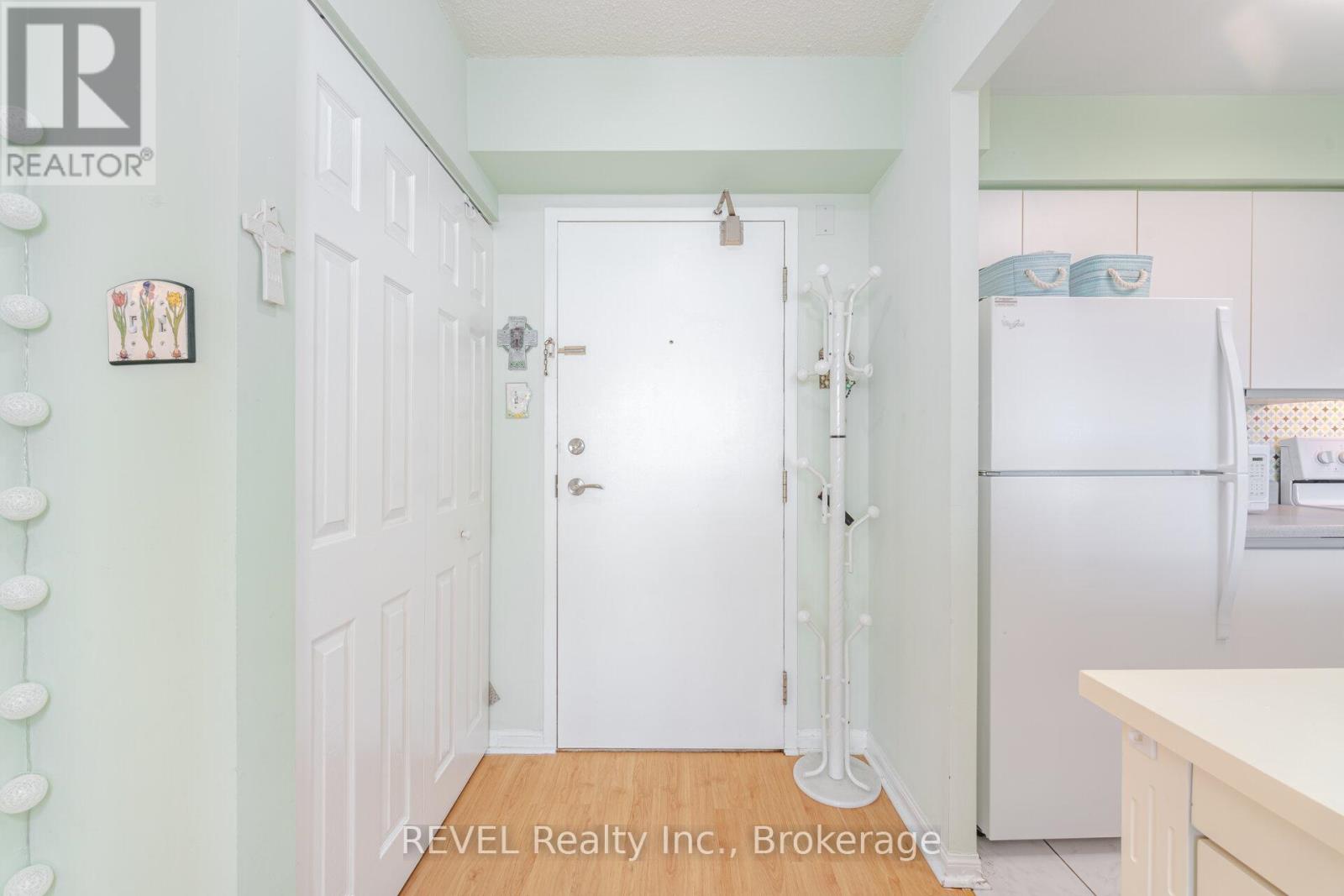 803 - 12 Laurelcrest Street, Brampton, Ontario  L6S 5Y4 - Photo 7 - W12271196