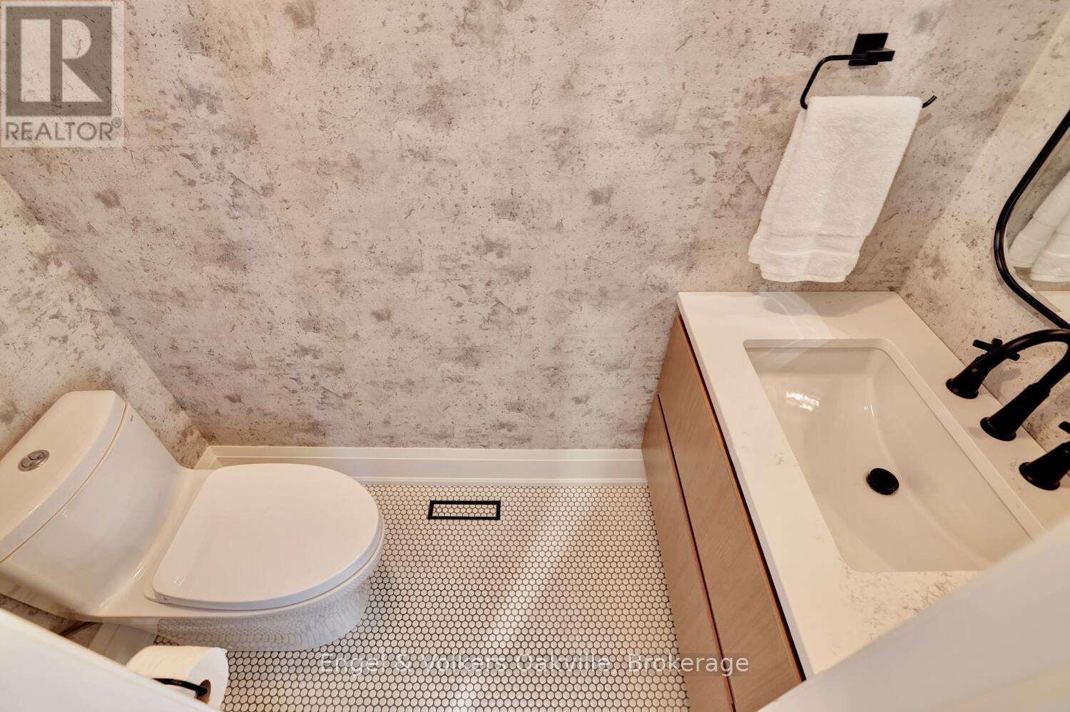169 Wilder Drive, Oakville, Ontario  L6L 5G2 - Photo 18 - W12271177