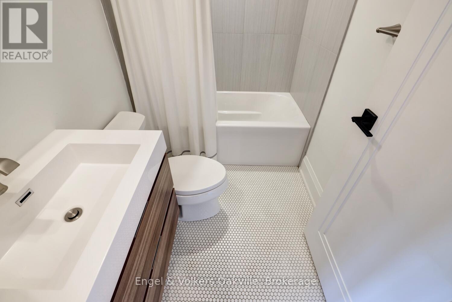 169 Wilder Drive, Oakville, Ontario  L6L 5G2 - Photo 27 - W12271177