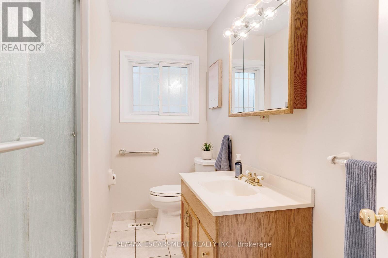 224 Glenholme Avenue, Hamilton (Winona), Ontario  L8E 5K1 - Photo 18 - X12269982