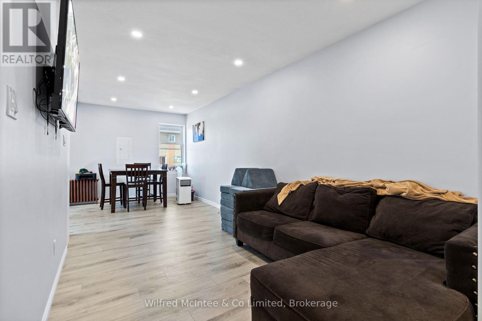 4 Elora Street N, Minto, Ontario  N0G 1Z0 - Photo 15 - X12271097